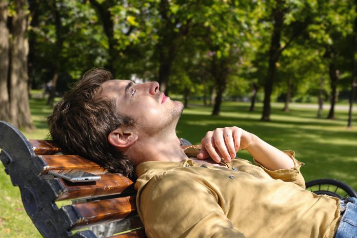 apples-ai-is-learning-to-keep-thinner-iphones-alive-longer