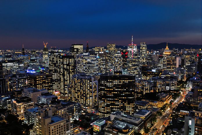 chinas-deepseek-ai-quietly-closing-in-on-the-titans